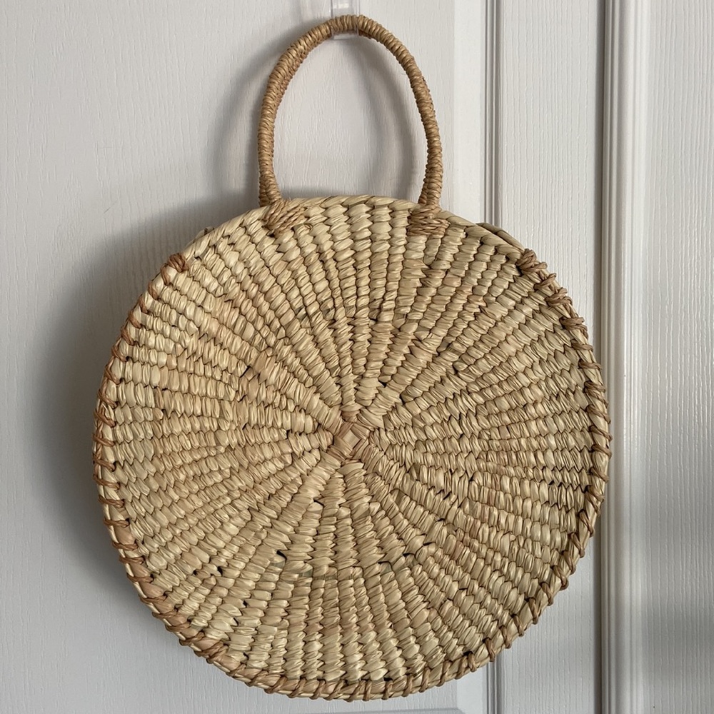 🆕 Merchant Handwoven Circle Palm Basket NWOT